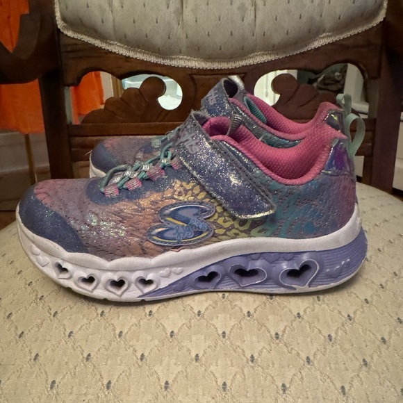 Girls Sketchers Flutter Heart Lights Loves Light-Up Sneaker• 13.5 - Picture 3 of 11